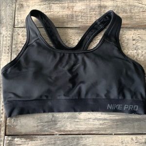 Nike sports bra medium